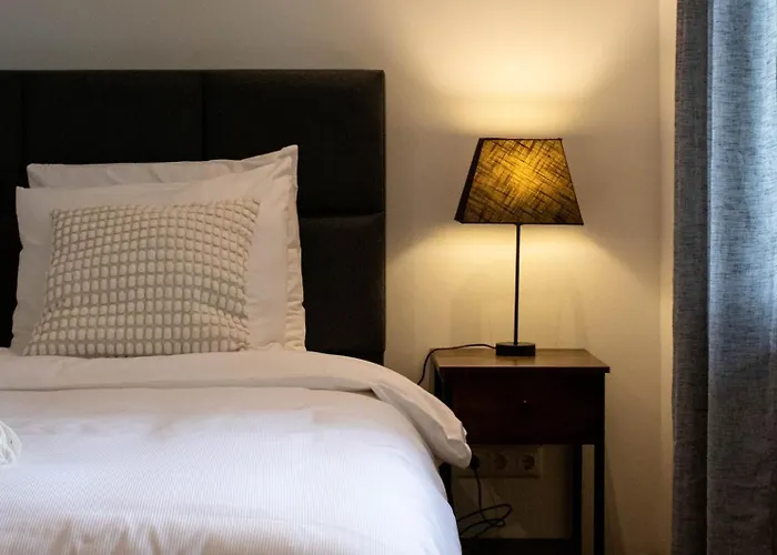 Eighty One Horse Boulevard Bed & Breakfast