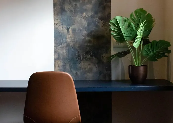 Eighty One Horse Boulevard * Valkenswaard