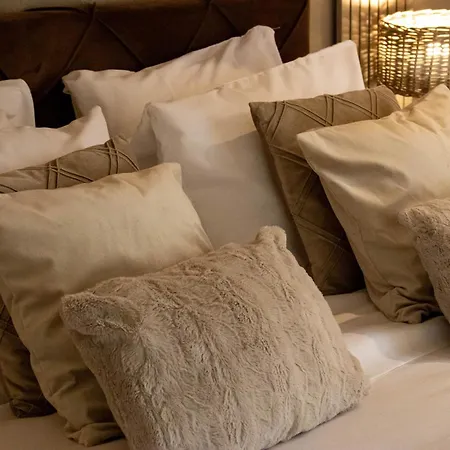 Bed & Breakfast Eighty One Horse Boulevard